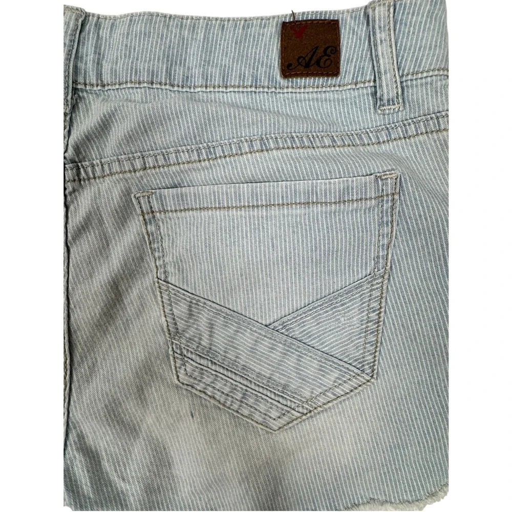 Y2K‎ American Eagle Low Rise Pinstripe Denim Shorts Womens Size 6 Blue